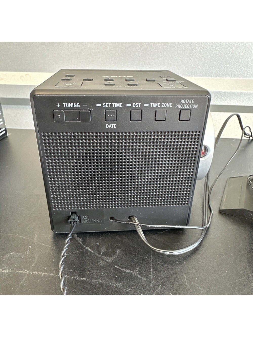 ICF-C1PJ SONY ALARM CLOCK RADIO - Picture 5 of 13